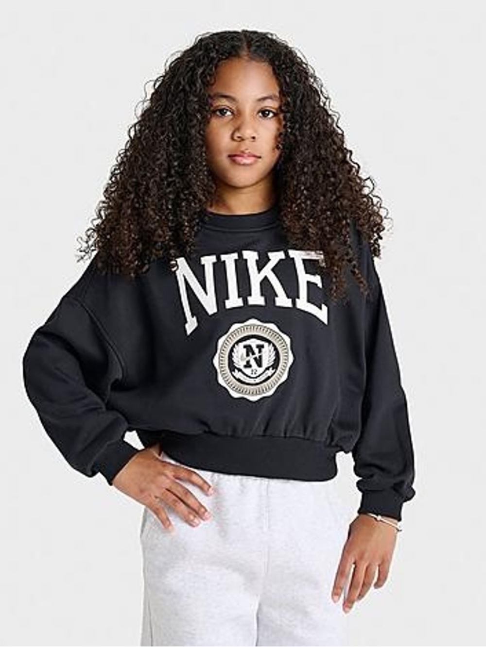 Nike Sportswear Club
Girls' French Terry Crew-Neck Sweatshirt XL